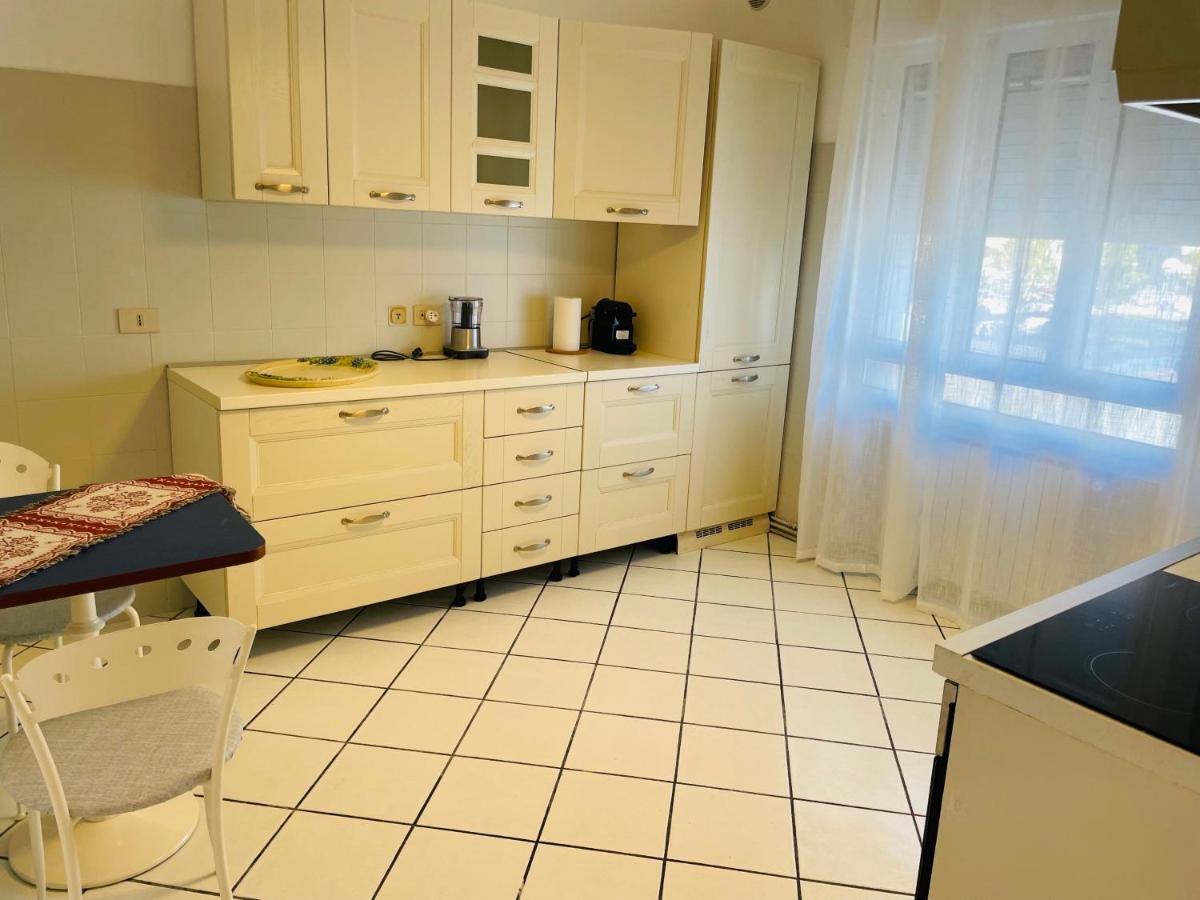 Family Apartment Piazza Milano - Jesolo Eksteriør billede