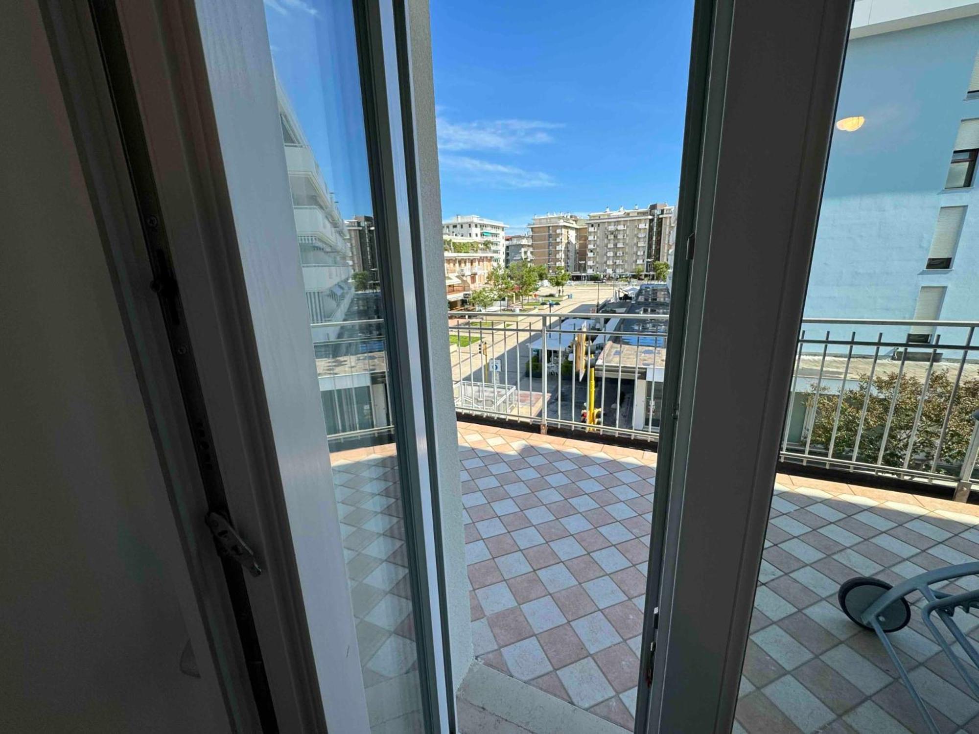 Family Apartment Piazza Milano - Jesolo Eksteriør billede